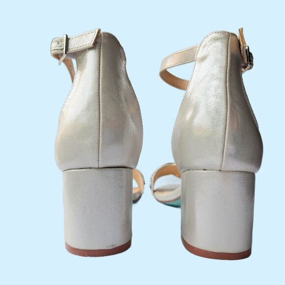 BETSEY JOHNSON SB-Mel Silver Jewel Block Heel Sandal Size 8 Ankle Strap Dressy - Picture 7 of 10